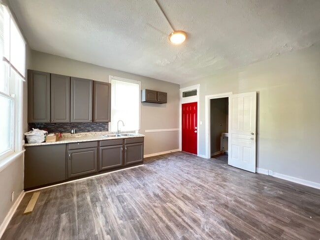 Building Photo - Baltimore Estate