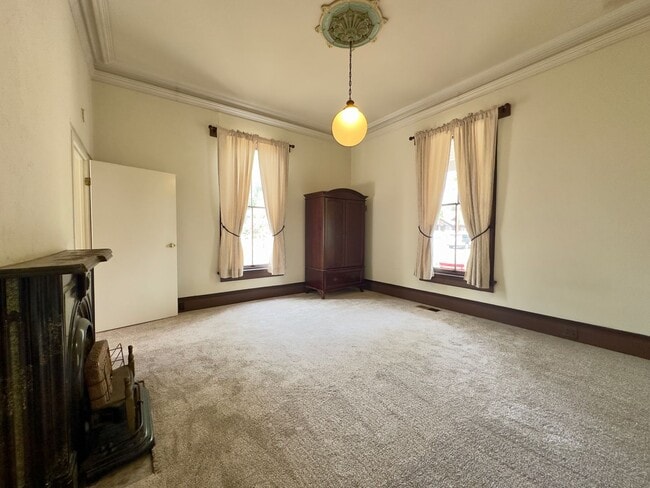 Building Photo - 190 W K St