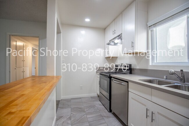 Building Photo - 24 27th Pl