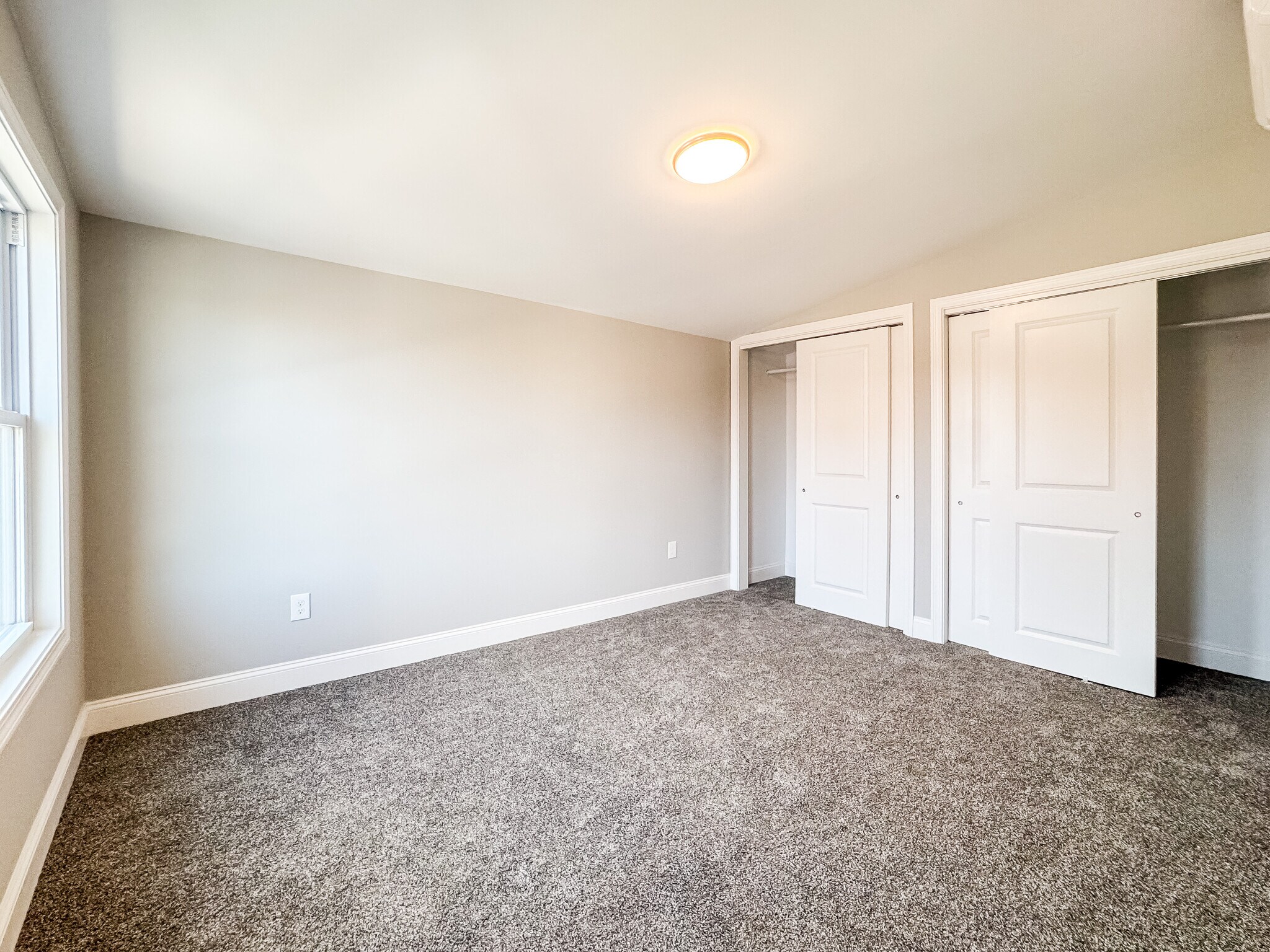 Building Photo - 58 Chestnut St