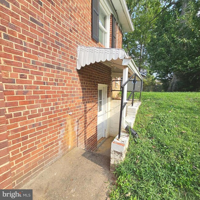 Building Photo - 7204 Camp Alger Ave