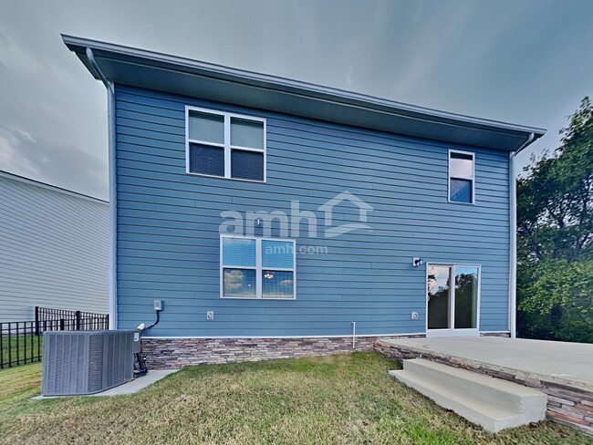 Building Photo - 1124 Amberly Wy