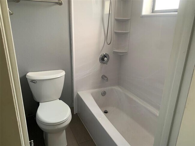 Building Photo - 9150 NW 38th Dr