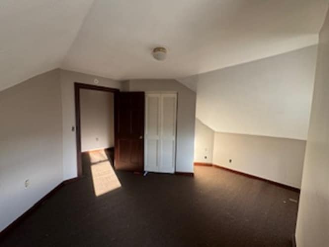 Building Photo - 2454 River Rd