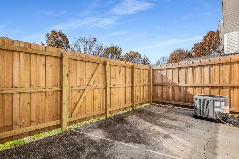 Building Photo - 423 Shoshone Pl