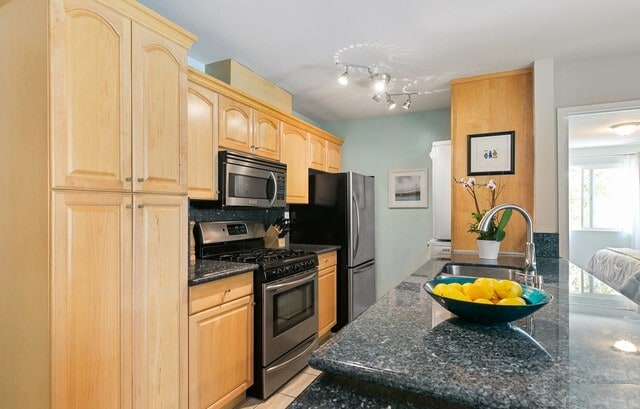 Kitchen - 3640 Cardiff Ave