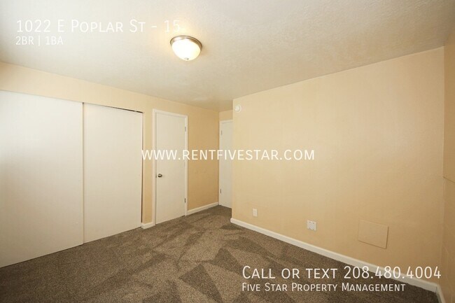 Building Photo - 1022 E Poplar St