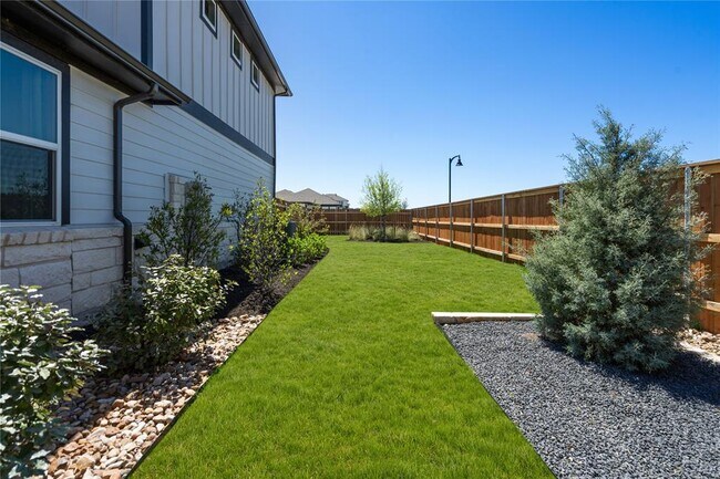 Building Photo - 2428 Ekvall Dr
