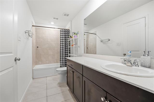 Building Photo - 1408 Yachtclub Dr