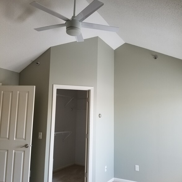 Primary Bedroom - 7540 Edinborough Way