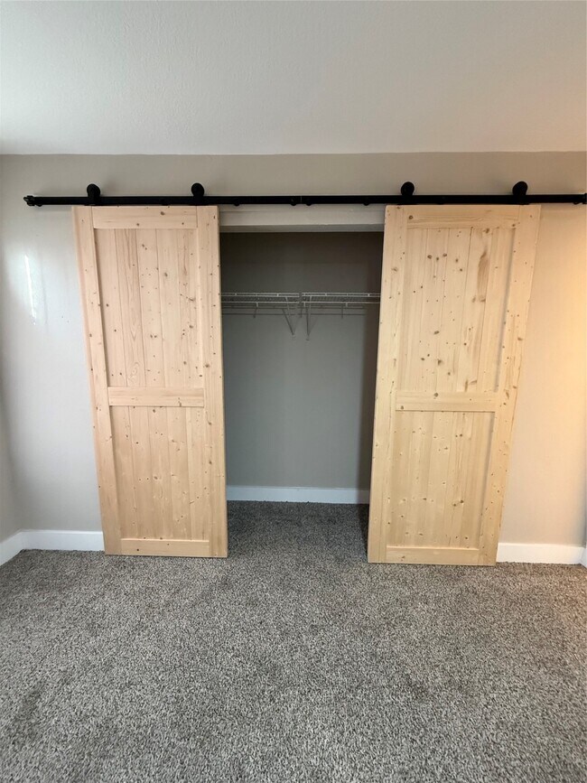 Building Photo - 3819 Banks Ridge Ln