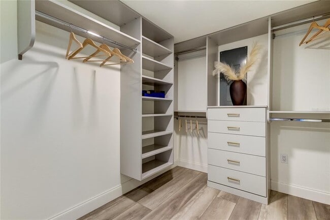 Building Photo - 500 N Osceola Ave