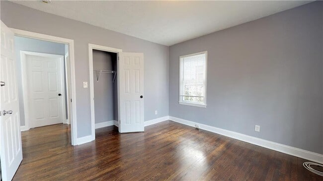 Building Photo - 2599 Eastwood Dr