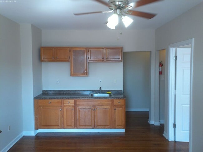Building Photo - 2343 Barnum Ave