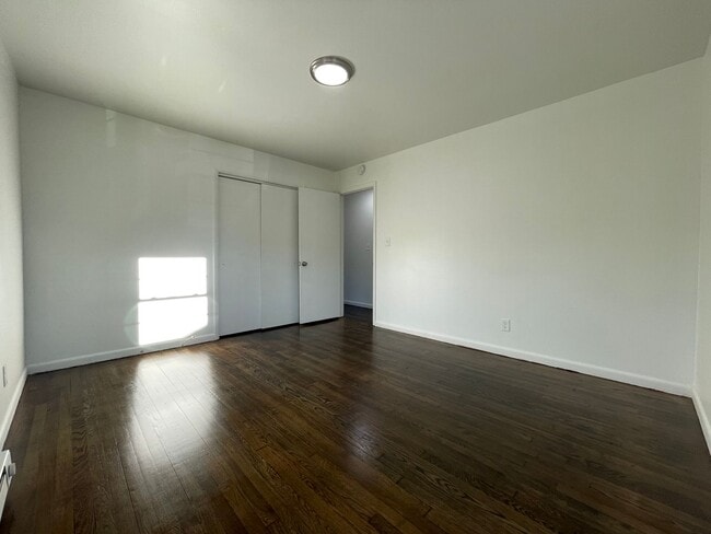 Building Photo - Two bedroom Duplex