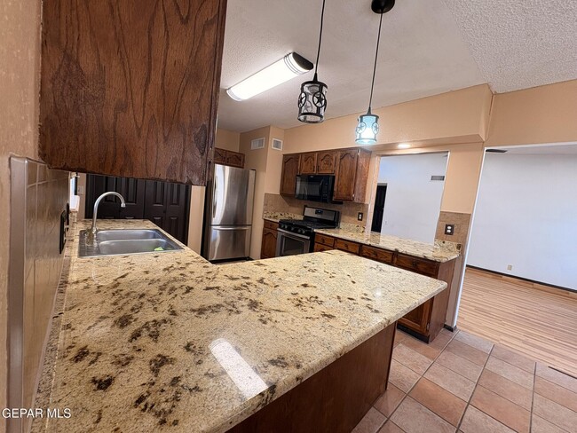 Building Photo - 7148 Villa Hermosa Dr