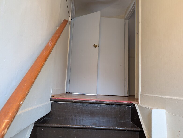 Building Photo - 138 Chestnut St