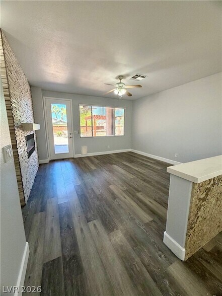 Building Photo - 10652 Angel Dreams Ave