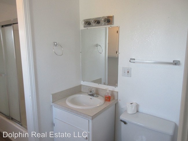 Building Photo - 212 NW Brook St