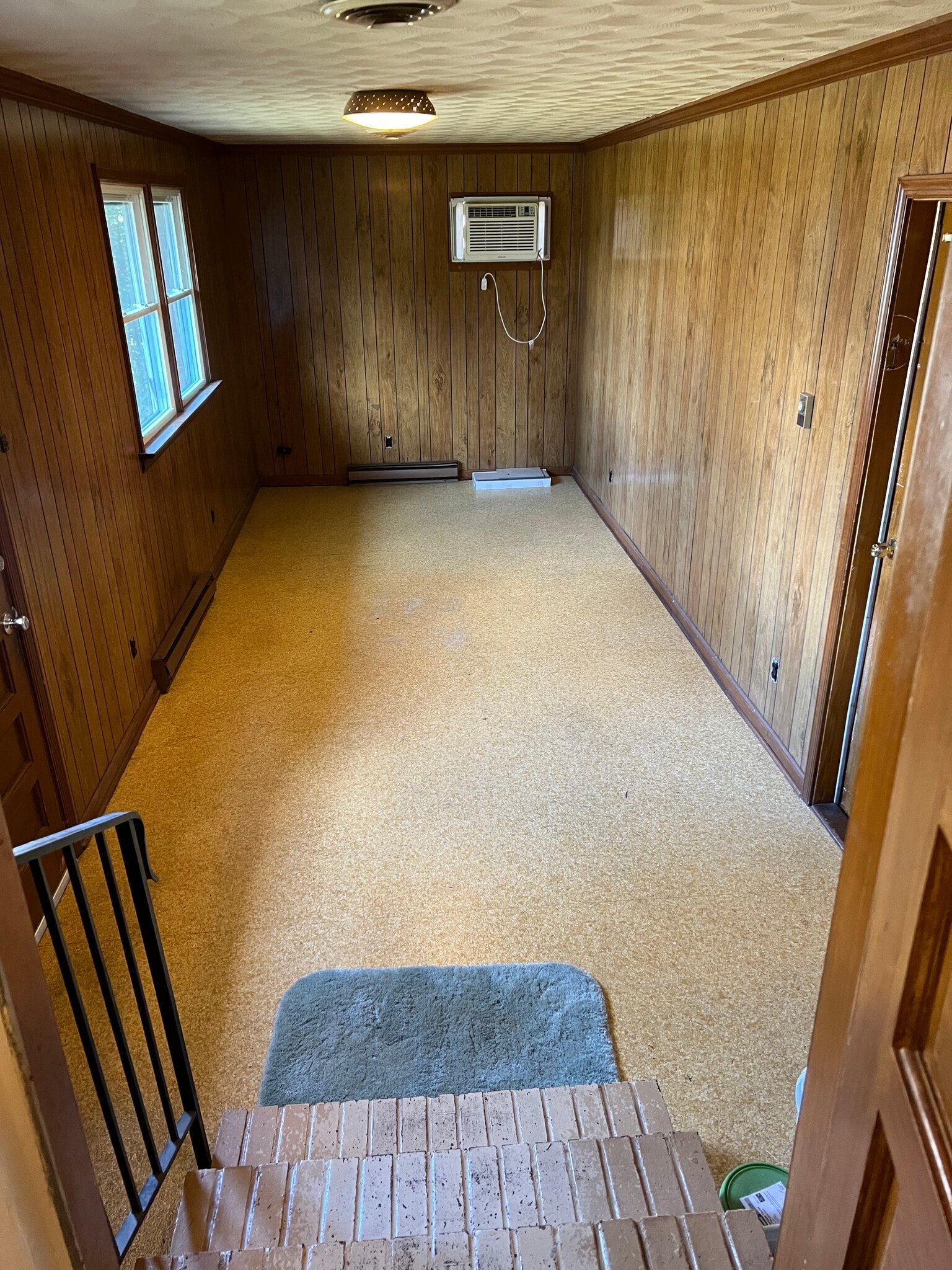 Building Photo - 8188 Meadowview Ln