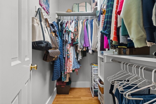 Building Photo - 2050 Midland Rd