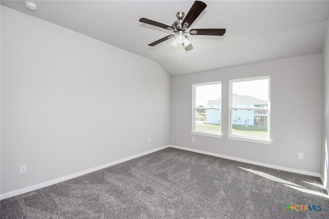 Building Photo - 544 Buckskin Dr