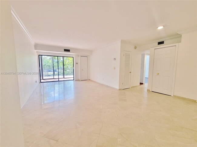 Building Photo - 77 Crandon Blvd