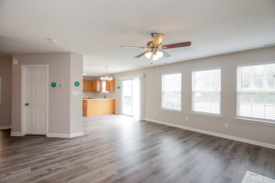 Building Photo - 2120 Speedwell Ct