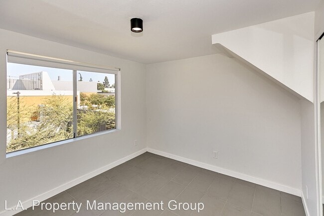 Building Photo - 2730 W Temple St