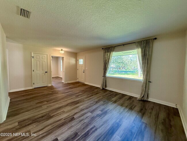 Building Photo - 2516 Horseshoe Bend Rd