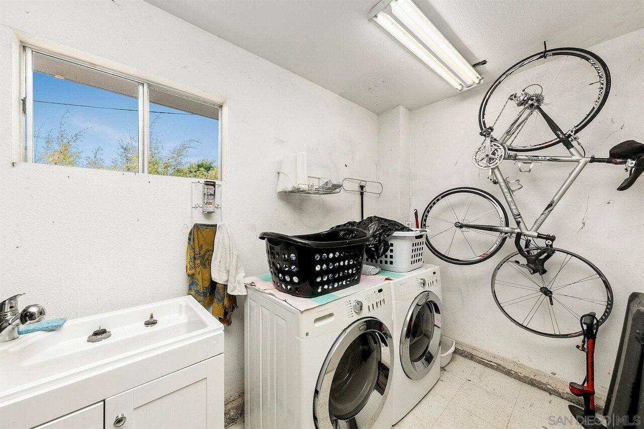 Building Photo - 3720 Louisiana St