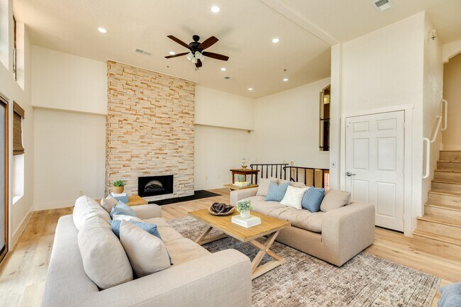 Building Photo - 411 Sailfish
