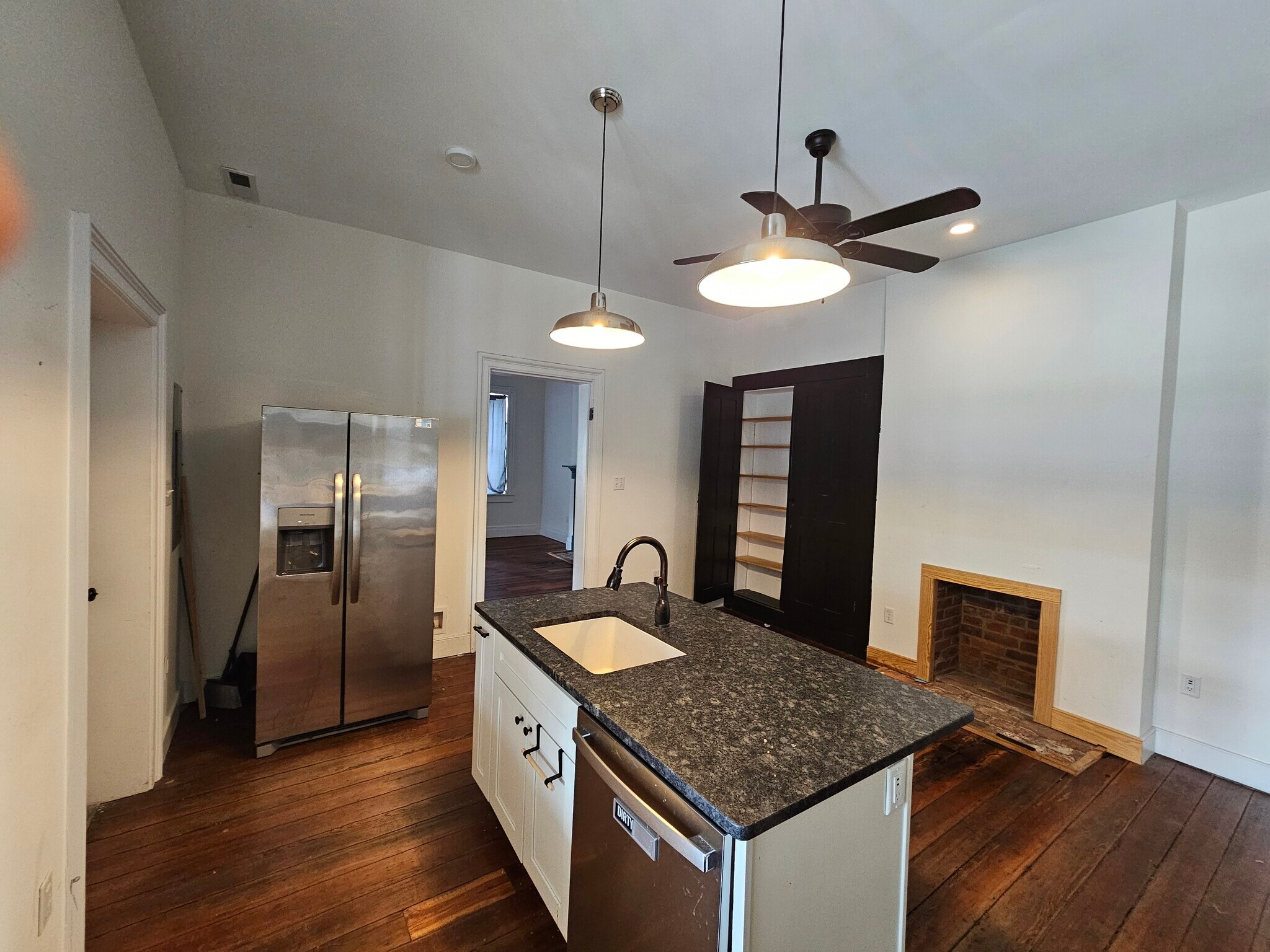kitchen - 308 E Leigh St