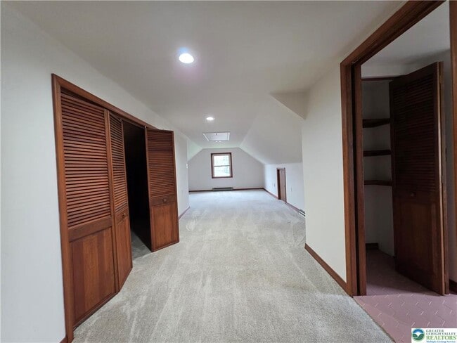 Building Photo - 1645 Mark Twain Cir