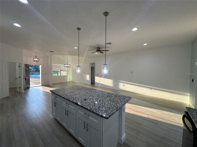 Building Photo - 1105 St Nicholas Ave