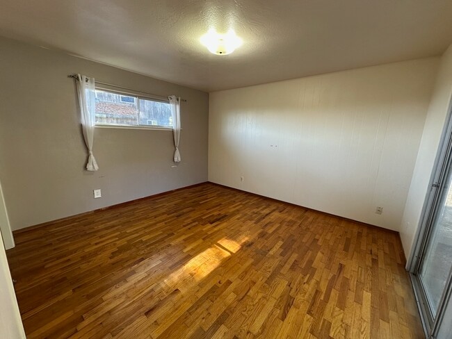 Building Photo - 46 Valley View Rd