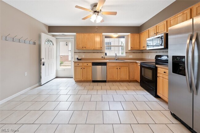 Building Photo - 11531 Riverview Ct