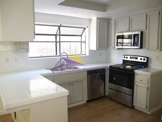 Building Photo - Beautiful 3 Bed 2 Bath 1,543 Sq. Ft. home ...