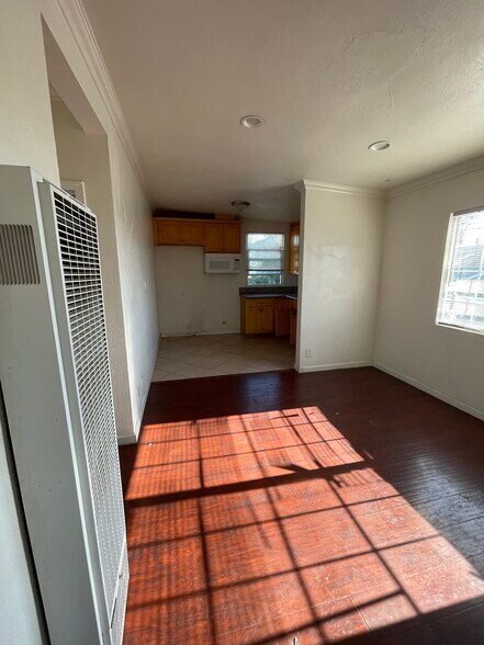 Building Photo - 2135 7th Ave