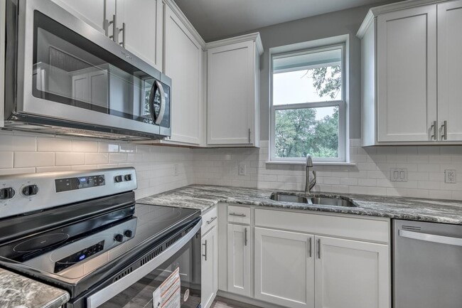 Building Photo - 1915 Willow