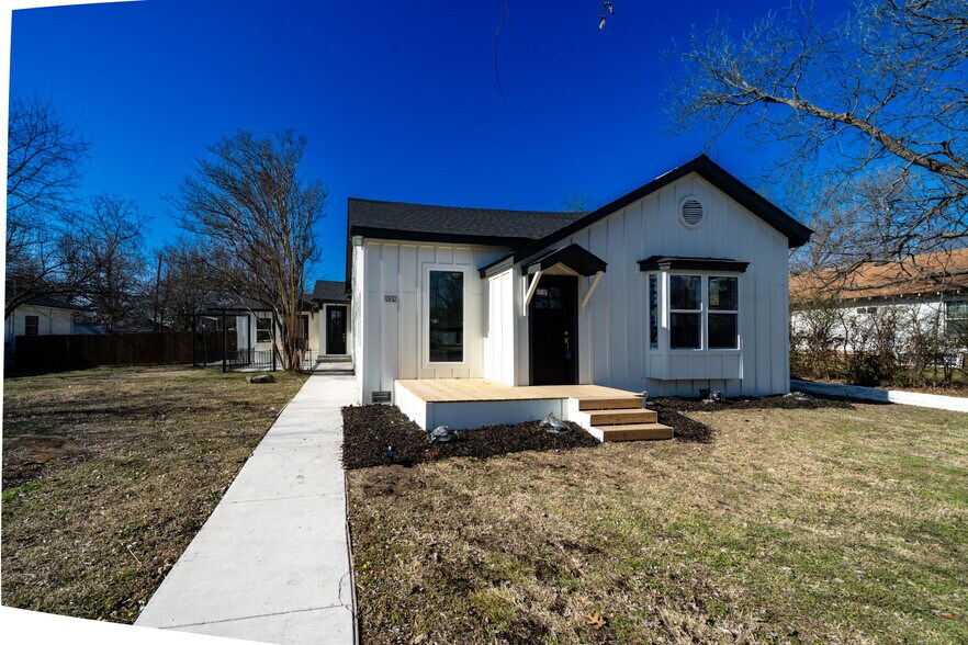 Building Photo - 1312 S Travis St