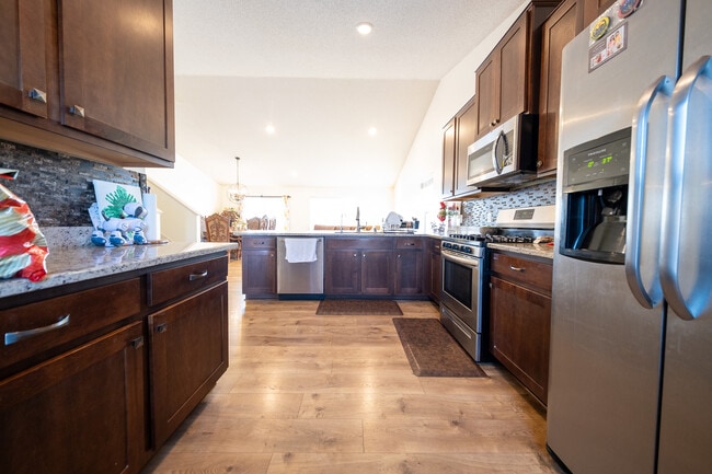 Building Photo - 15104 Emory Cir