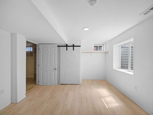 Building Photo - Spacious 4-Bedroom Home w/large Outdoor Sp...