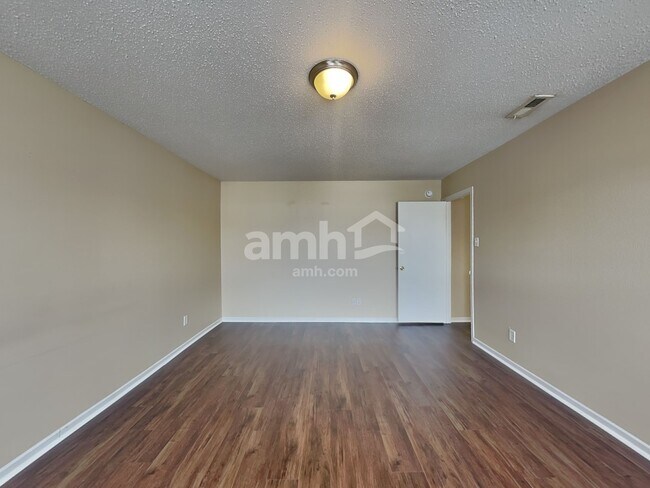 Building Photo - 1317 Central Park Dr