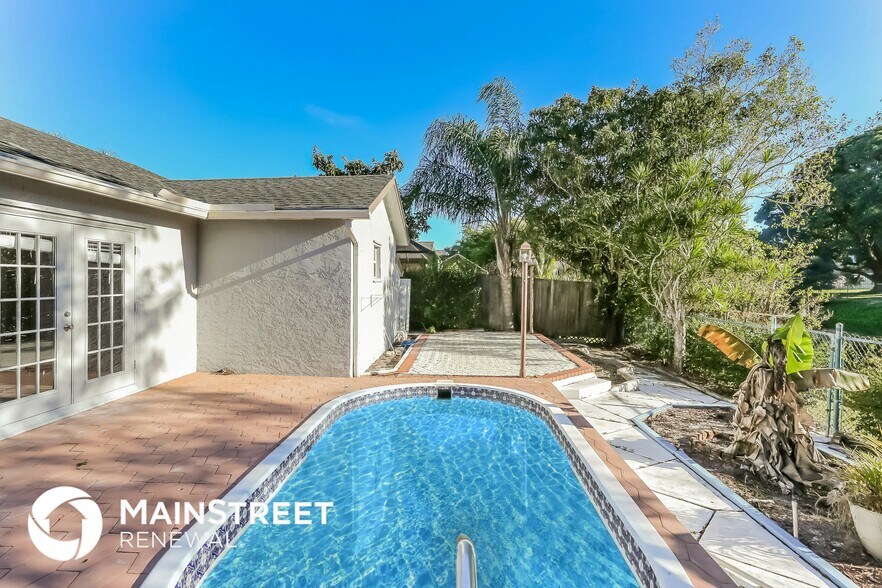 Building Photo - 1332 Waterway Cove Dr