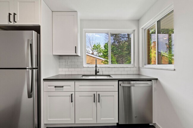 Building Photo - READY NOW!! FULLY RENOVATED 3 Bedroom in PENN HILLS