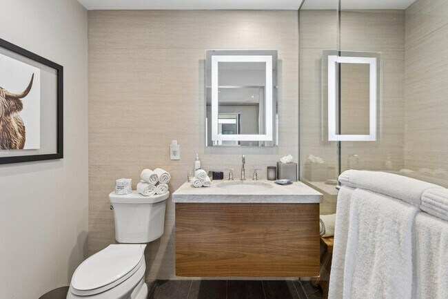 Building Photo - 5455 E Lincoln Dr