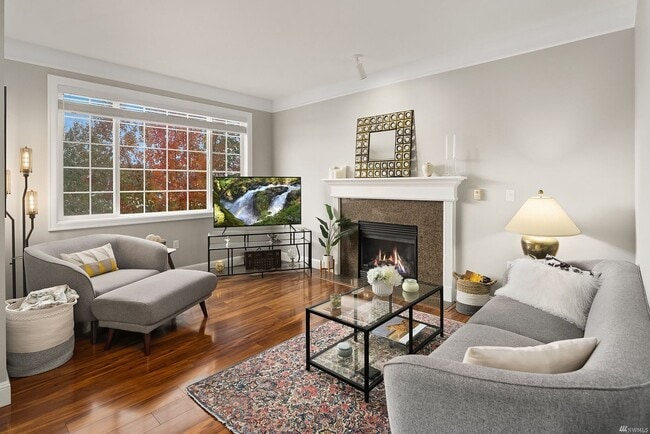 Building Photo - Renton/Talbot area Townhome in gated community!  3 bedroom 3.5 bathroom. Available NOW!!