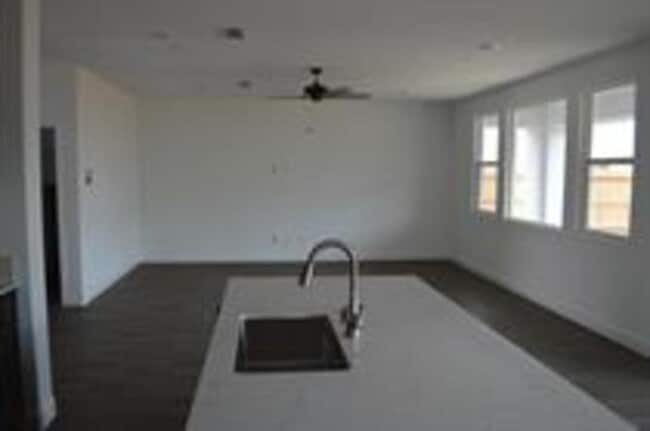 Building Photo - 2446 Cortes Dr