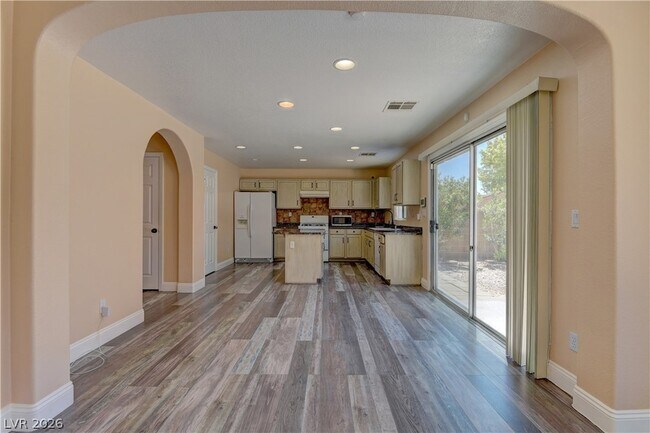 Building Photo - 5317 La Quinta Hills St
